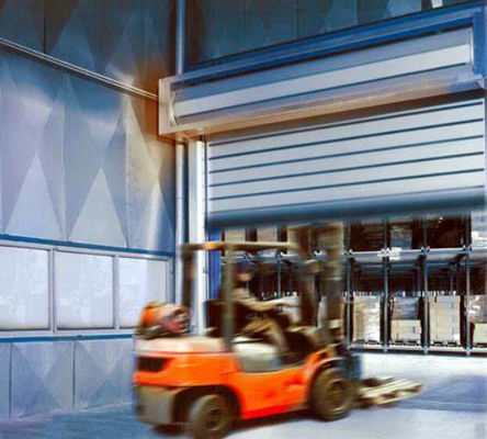 Алюминий гаража виллы свертывает вверх спиральную дверь с методами Windproof и датчиков деятельности