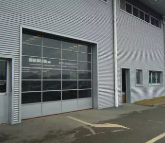 Эффективная изоляция Алюминиевые секционные гаражные двери с двойным стеклом 9x8 9x7 16x7 современные