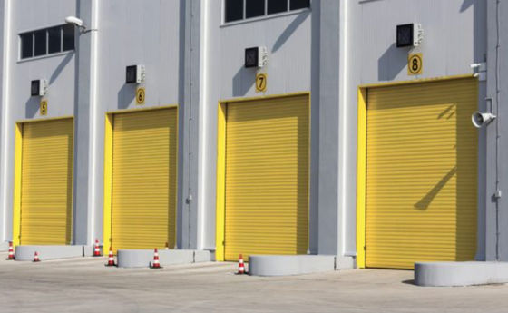 Современные защитные роликовые двери с устойчивостью к воздействию погоды Простая установка и характеристики безопасности Красочный и ветростойкий ПВХ