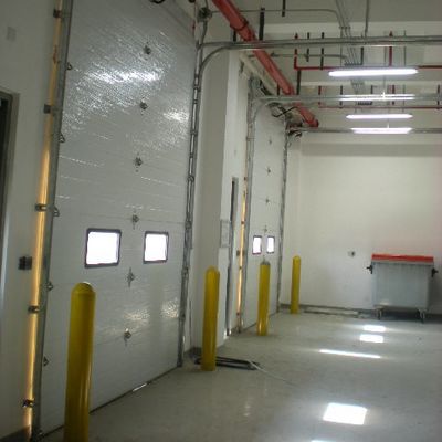 Дверь покрытая цветом промышленная секционная надземная, стальные секционные двери гаража