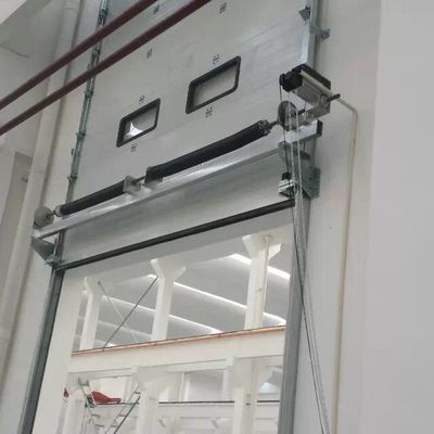 Дверь подъема 80mm логистического парка вертикальная надземная секционная