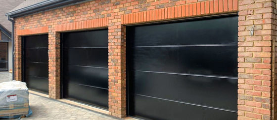 Двери гаража панели раздвижной двери 42мм подъемной двери стандартные перспективные высокоскоростные промышленные секционные надземные