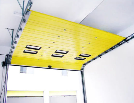 Коммерческие секционные крышевые двери автоматические формованные промышленные секционные двери вертикальные