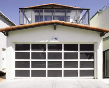 Порошно-покрытая алюминиевая секционная надводная дверь с полным видом для гаражных дверей