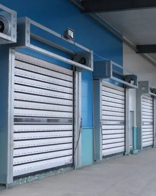 Прозрачные высокоскоростные спиральные двери из алюминия безопасность и эффективность для промышленных нужд