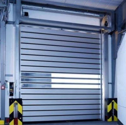 Высокая безопасность теплоизоляция Быстрые роликовые двери Легко устанавливать высокоэффективную стальную конструкцию Промышленная Быстрая безопасность