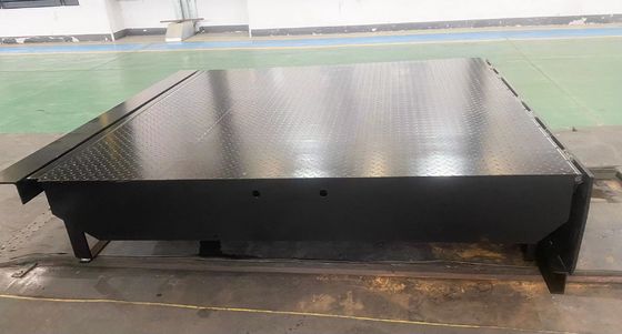 Уравнители дверей причала 25000-40000LBS Безопасный дизайн Специализированная мастерская Автоматическая доковая табличка