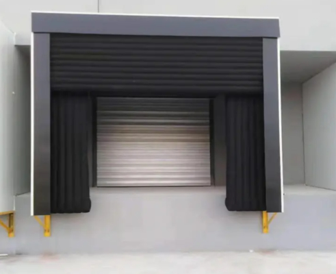 Отличная устойчивость к атмосферным воздействиям, промышленная регулируемая изолированная герметичная надувная док-укрытие с расширенной ПВХ уплотнительной подушкой для склада и мастерской, поставщик материалов