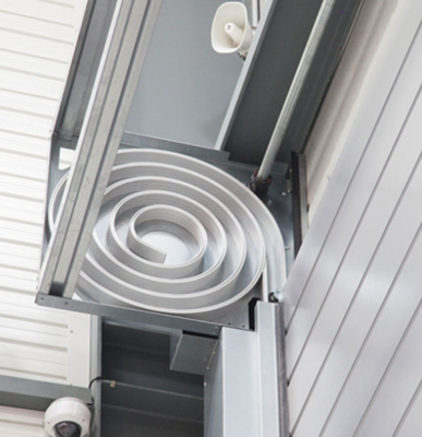 0.75KW Моторная мощность Алюминиевая фабрика оптовая промышленная высокоскоростная спиральная дверь безопасность и эффективность с фотоэлектрическим датчиком Моторная дверь для хангара