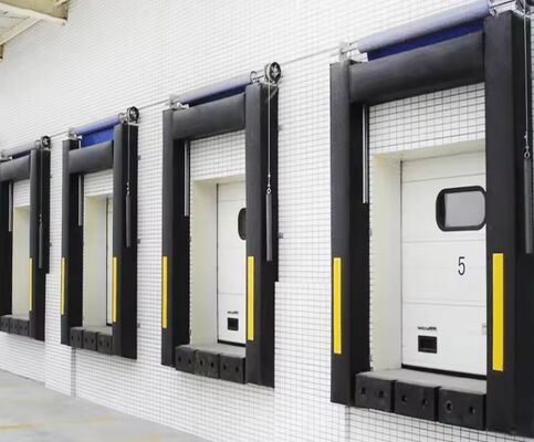 Современная промышленная интеллектуальная система загрузки завода пристань дверной крышкой, предлагающей регулируемое соответствие и прочную конструкцию для защиты пристани